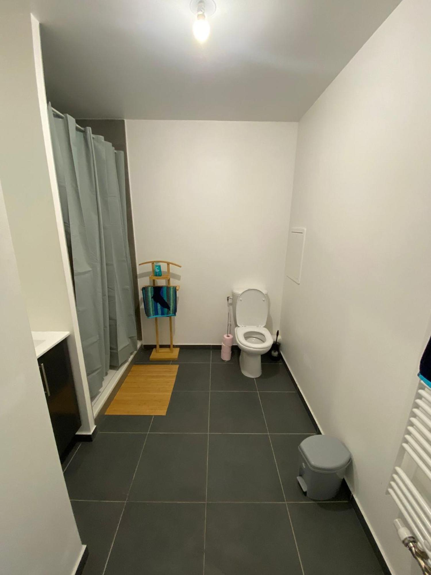 Joli Appartement F2 Bobigny Metro Proche Paris Екстериор снимка
