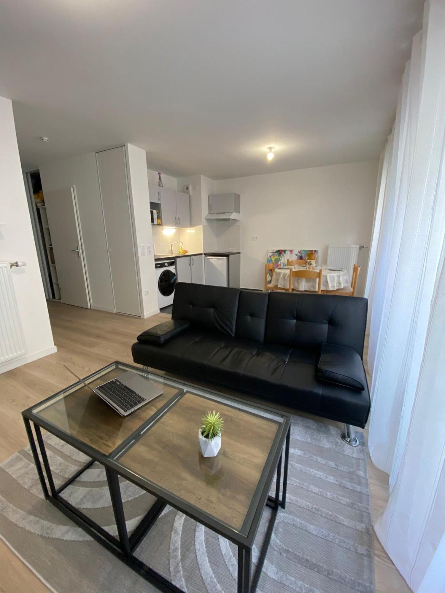 Joli Appartement F2 Bobigny Metro Proche Paris Екстериор снимка