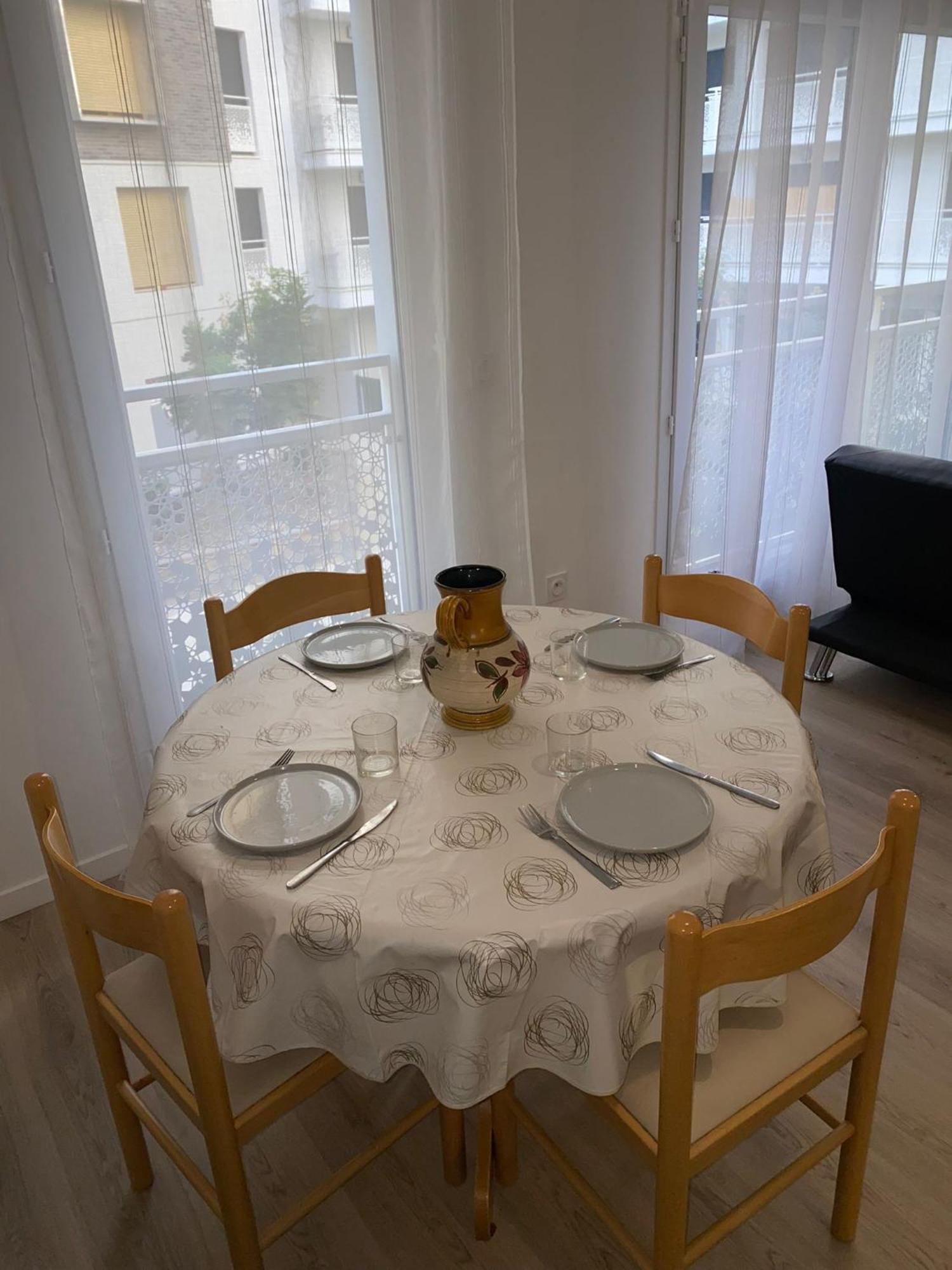 Joli Appartement F2 Bobigny Metro Proche Paris Екстериор снимка