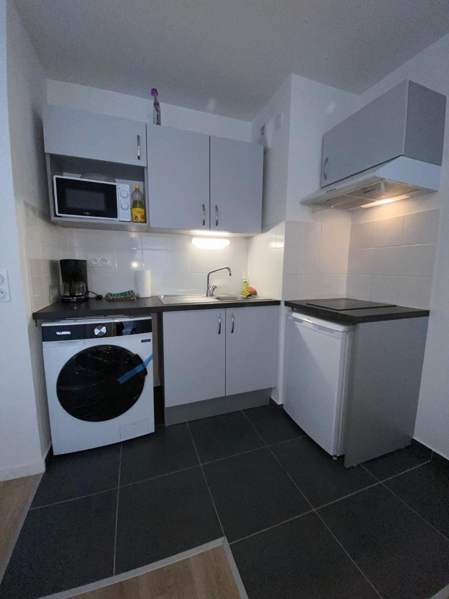 Joli Appartement F2 Bobigny Metro Proche Paris Екстериор снимка